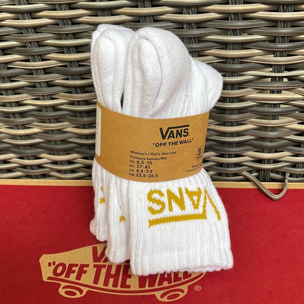 VANS “Off The Wall” Women’s 3 pairs socks set 
NWT